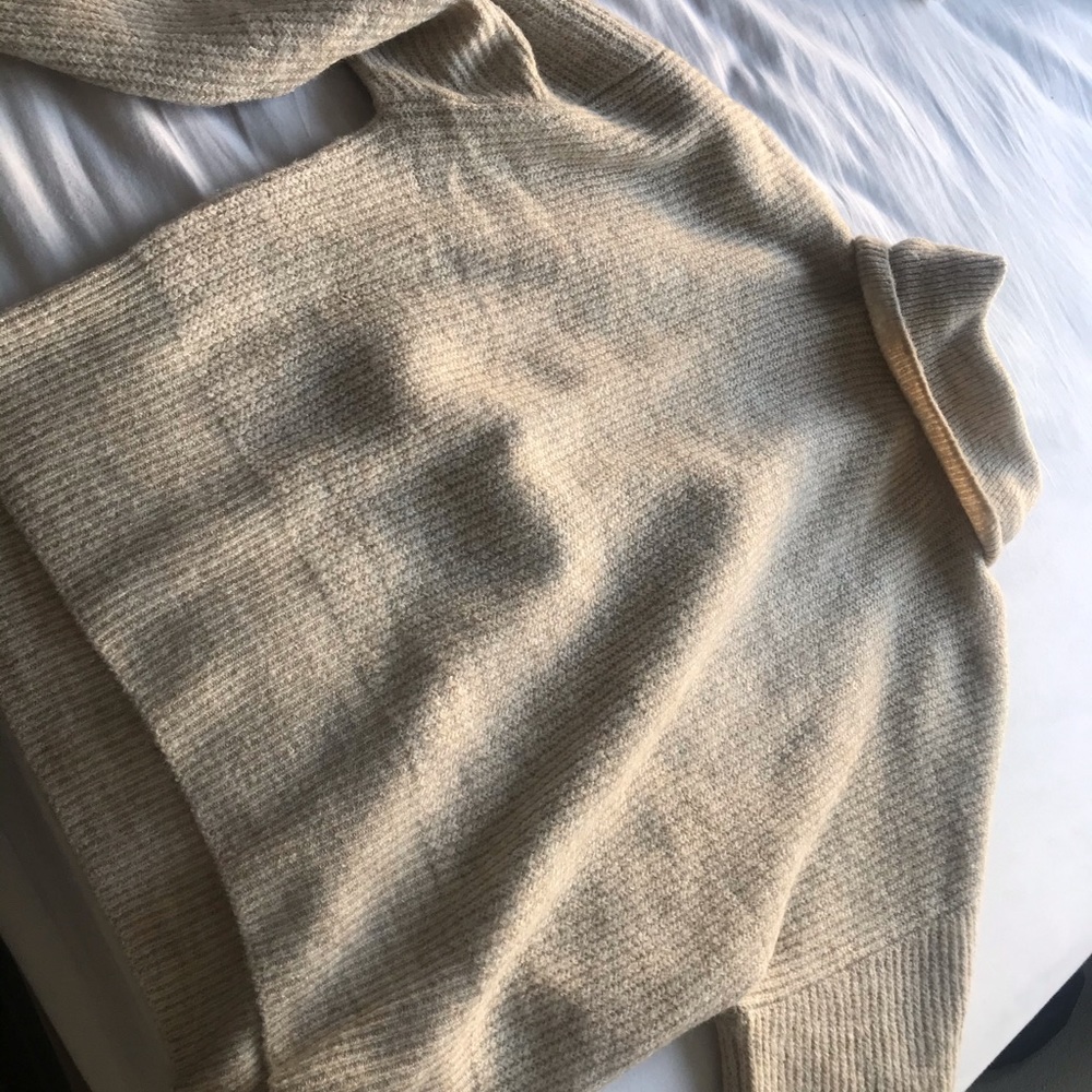 long sleeve turtle neck shirt